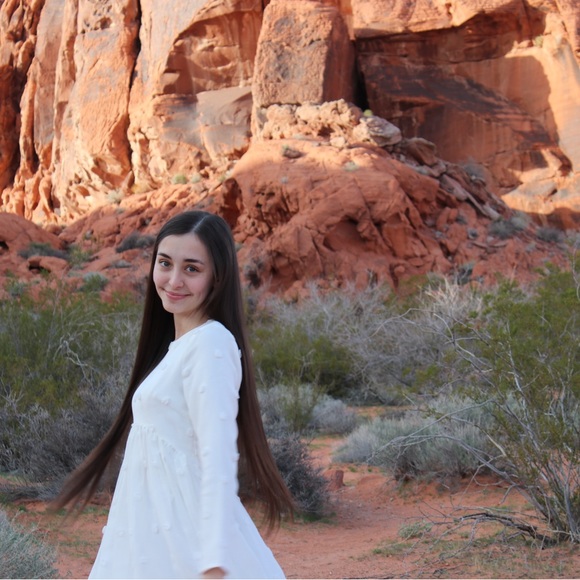 Meet your Posher, Lillian - Picture 1 of 12